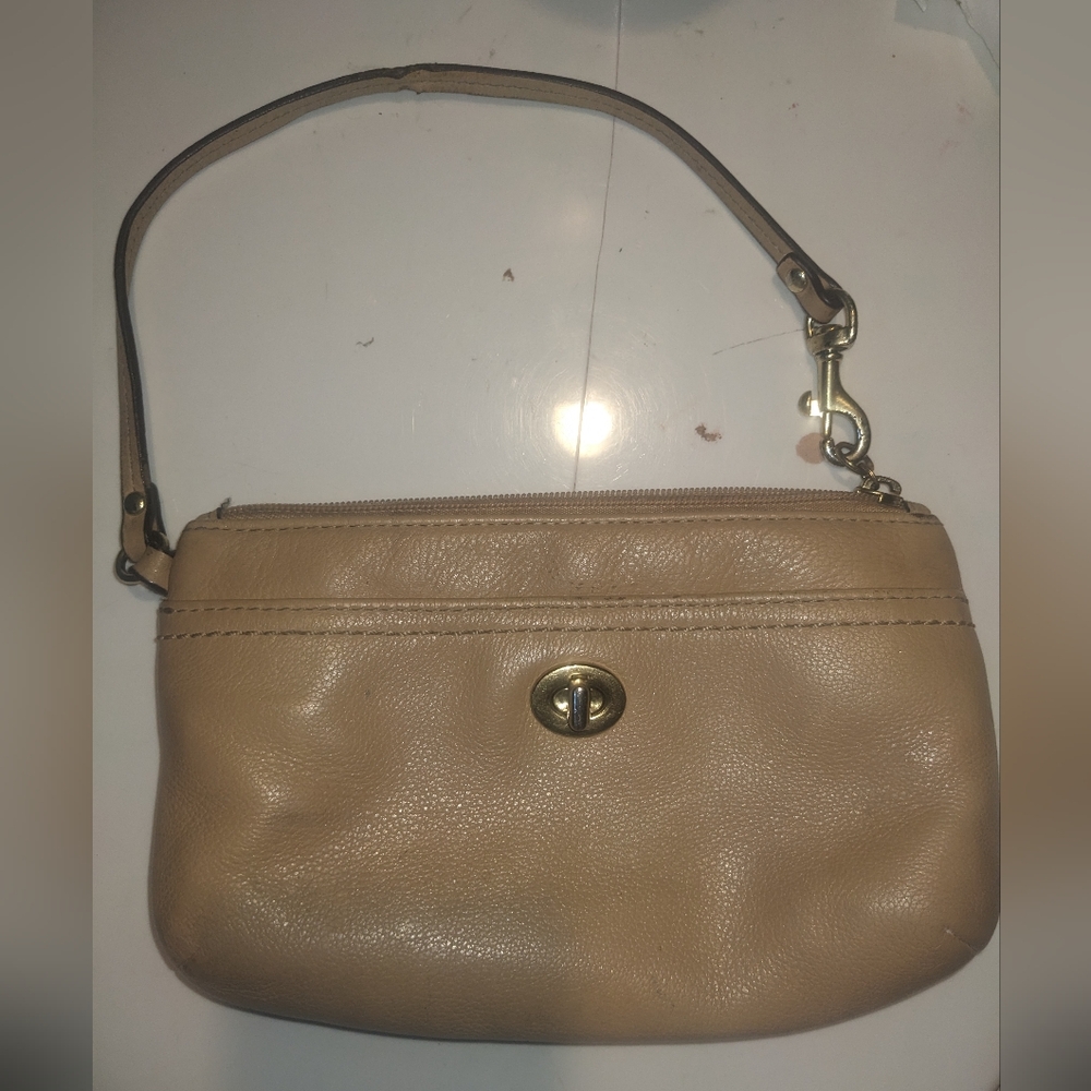 Coach cream/tan Leather Turnlock Clutch Mini Bag